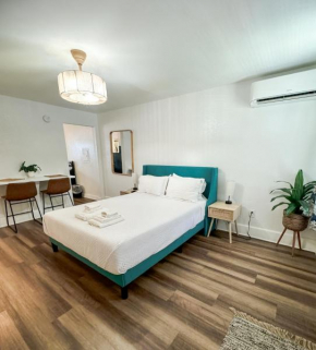 Stylish Studio Apartment in Downtown St Pete - Walk to Restaurants